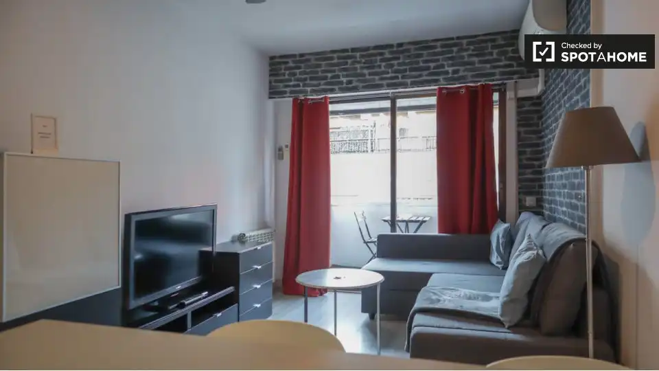 Appartamento con terrazza in affitto a Tetuán