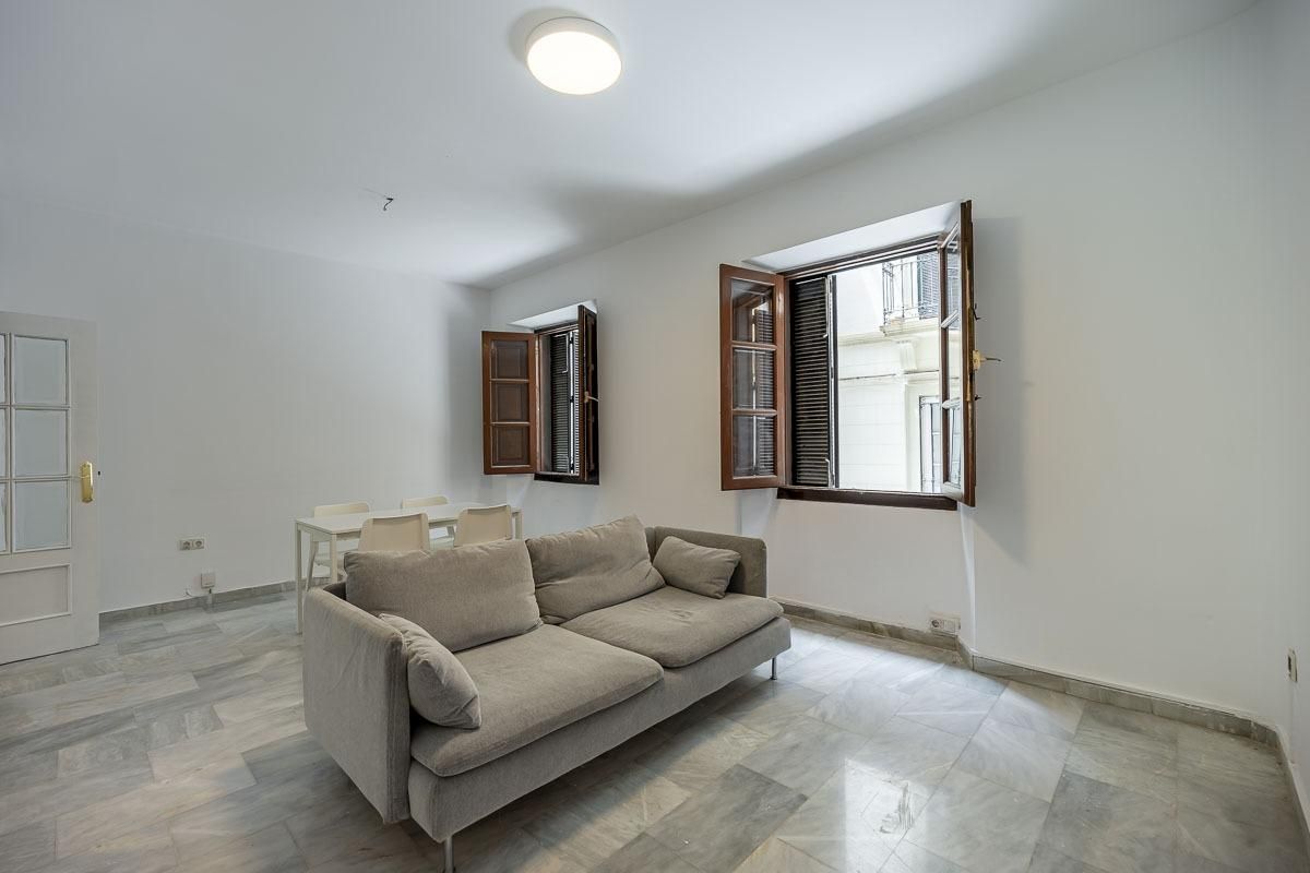 Flat for sale in Calle VERONICA DE LA MAGDALENA, 48, Centro - Sagrario , Centro,  Granada Capital