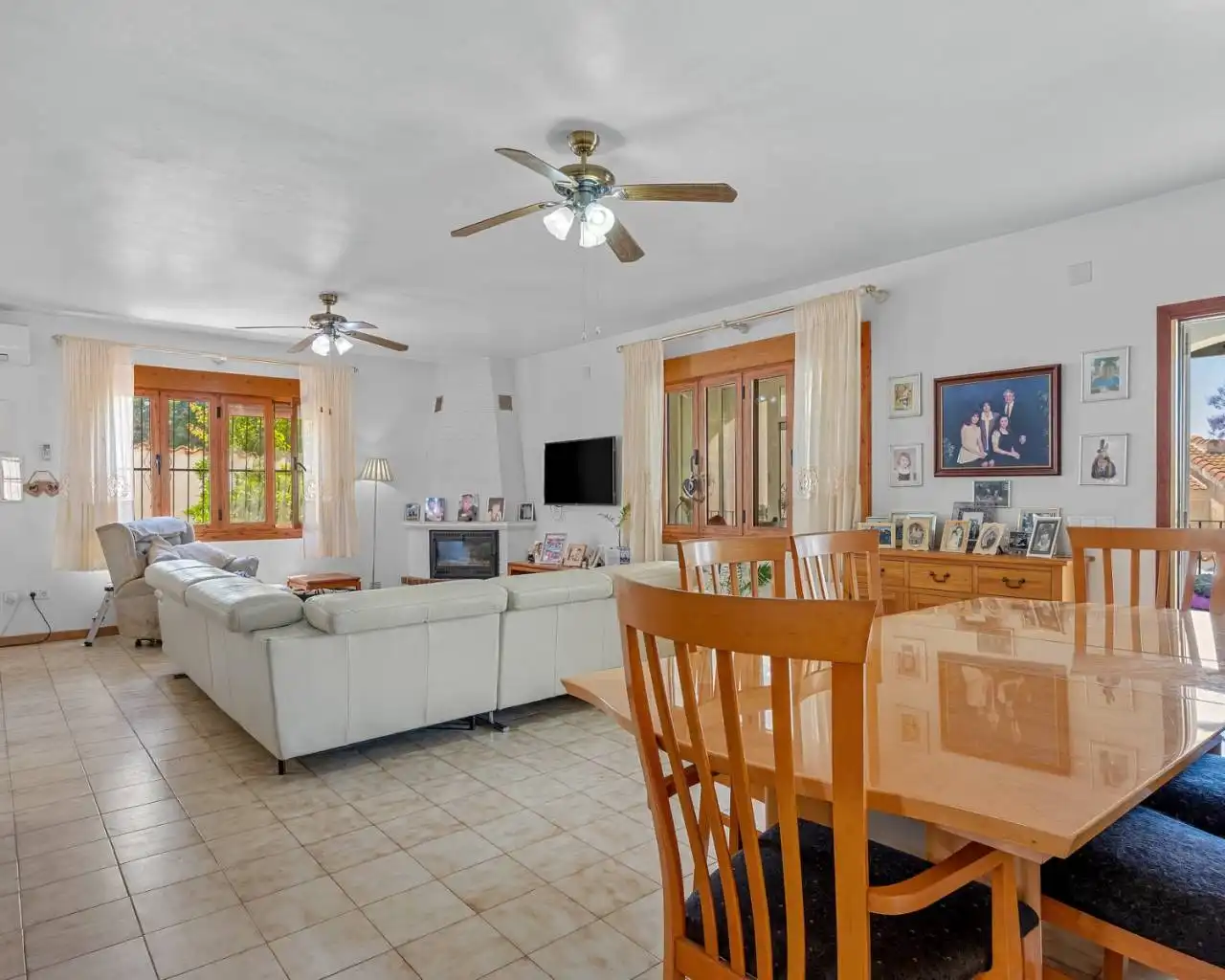Living room of Houses for sale in Rojales  with Air Conditioner, Private garden and Terrace
