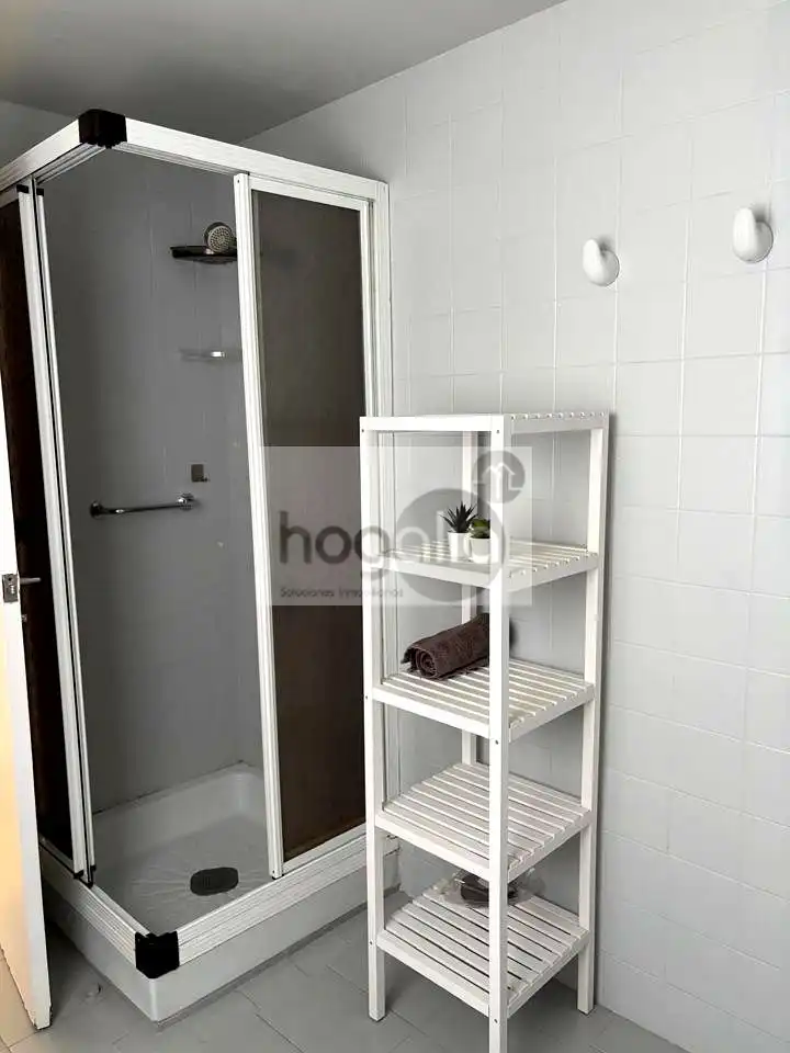Bathroom of Flat for rent in Sevilla  with Air Conditioner, Furnished and Balcony
