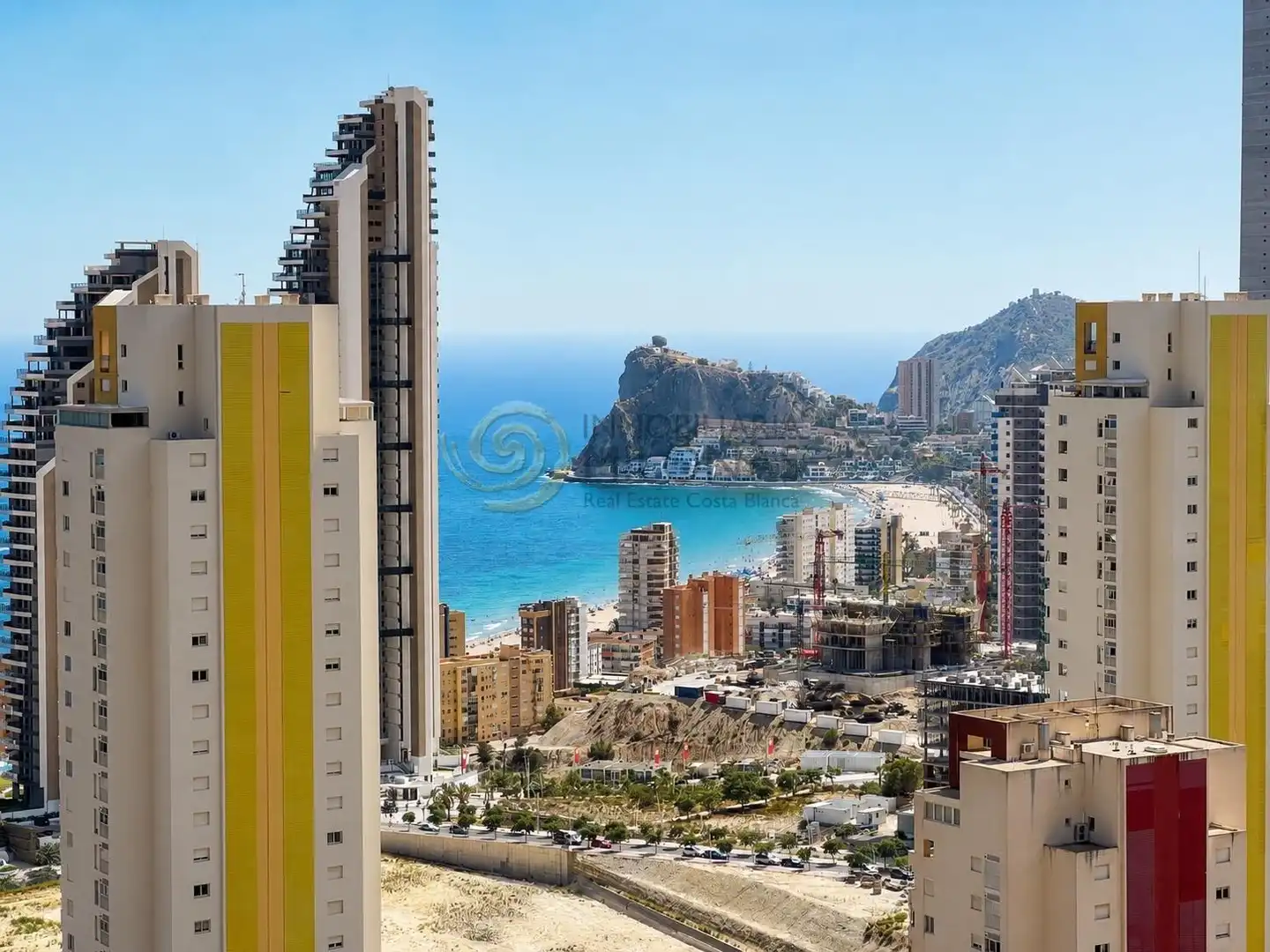 Apartamento con piscina en venta en Via Parque, imagen 3
