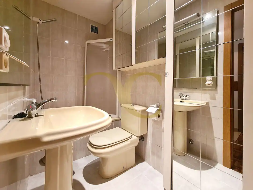 Baño de Dúplex en venta en Gijón  con Calefacción