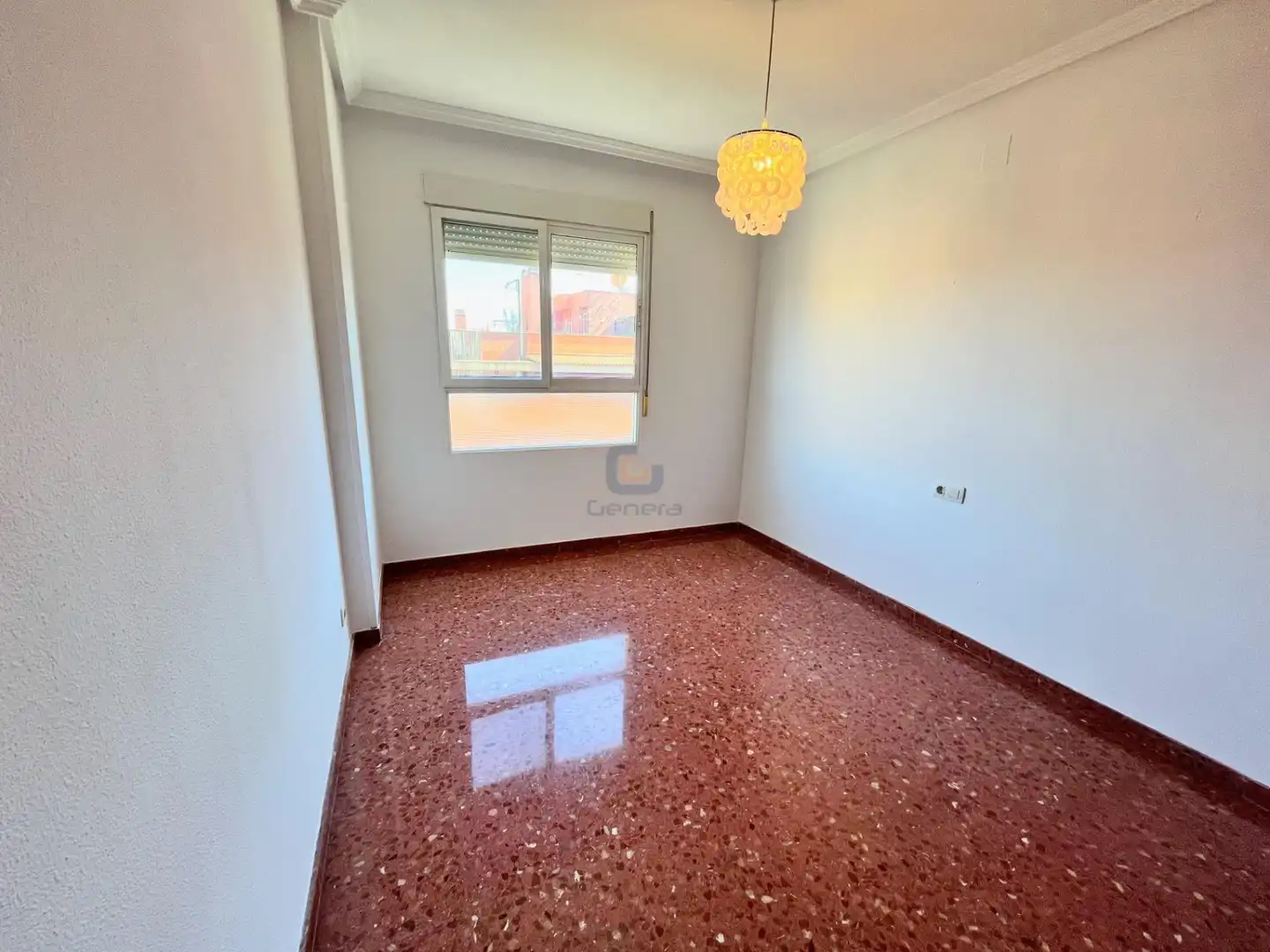 Habitación de Piso en venta en Alicante / Alacant con Jardín privado, Terraza y Piscina comunitaria