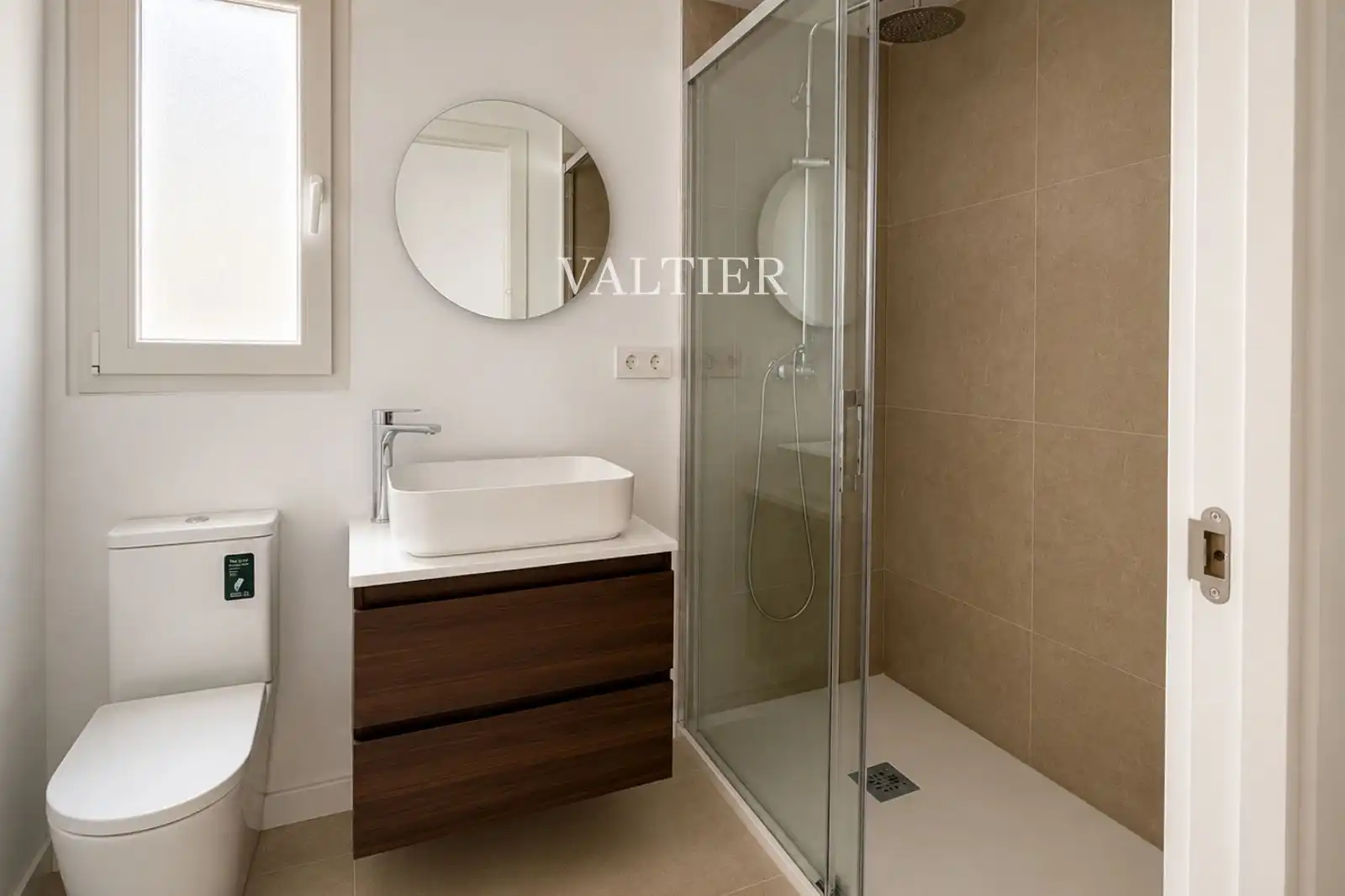 Bathroom of Flat for rent in Valencia  with Air Conditioner, Heating and Terrace