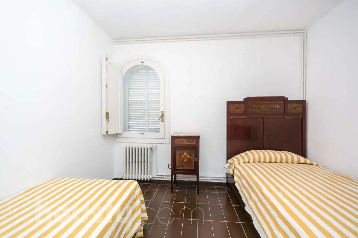 Dormitori de Casa o xalet en venda en Tarragona amb Calefacció, Jardí privat i Parquet