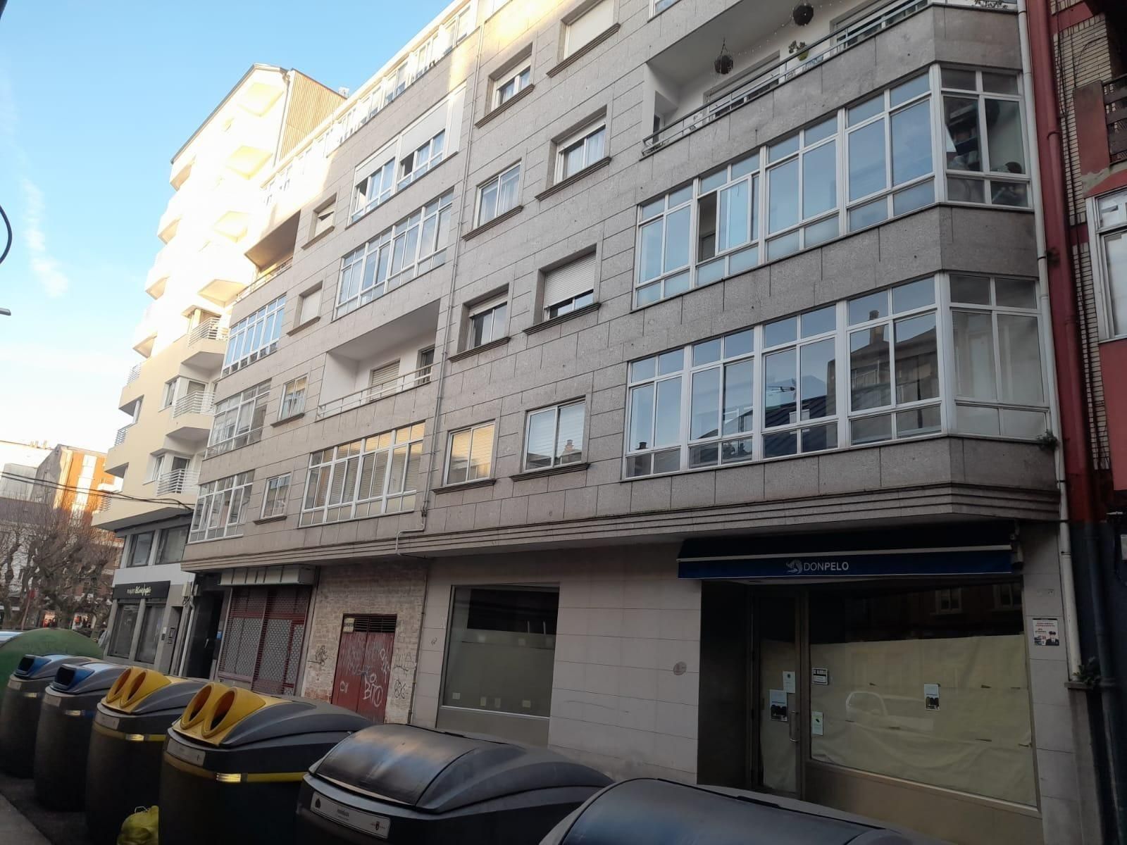 Vista exterior de Pis en venda en Vilagarcía de Arousa amb Terrassa i Balcó