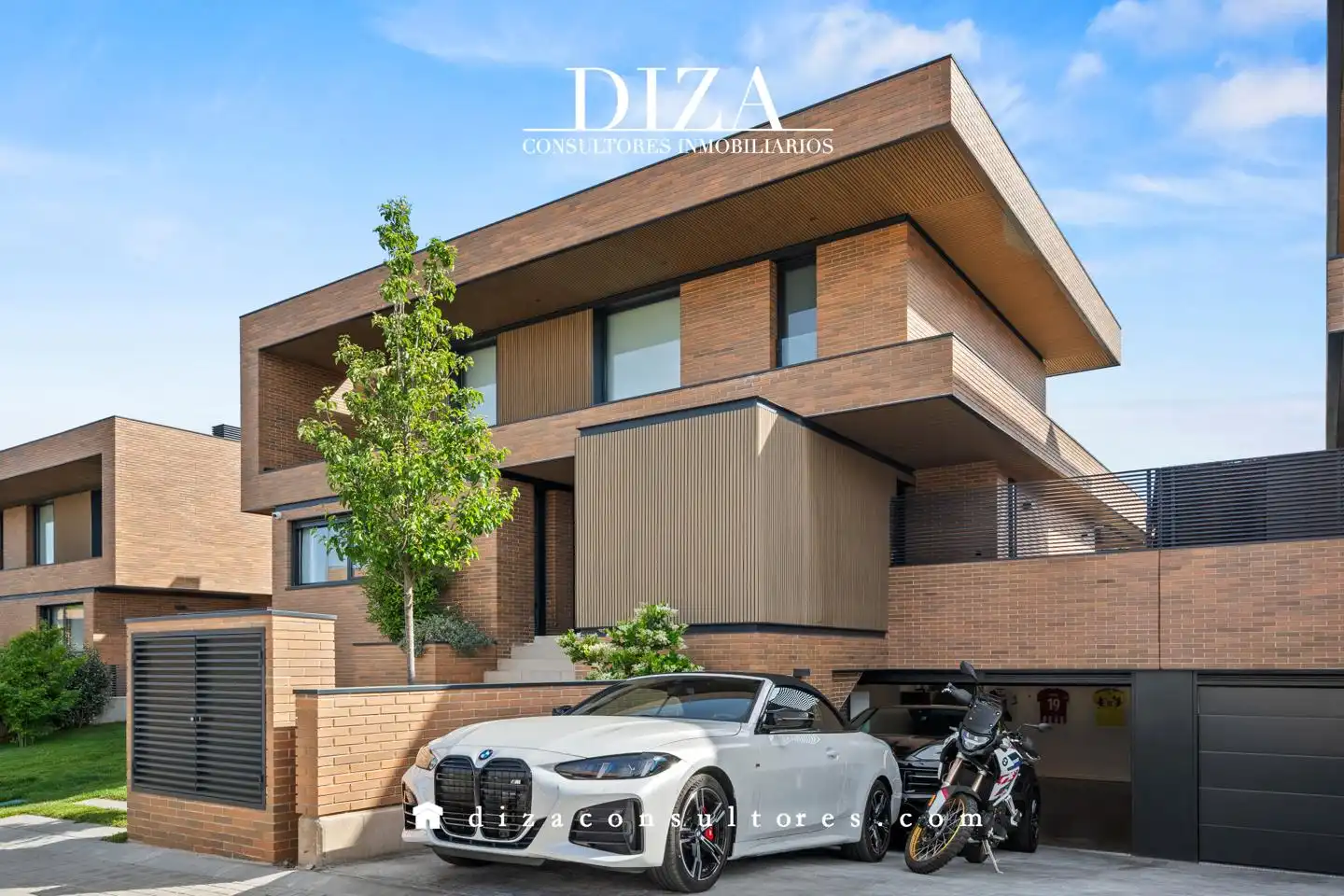 Exterior view of Houses for sale in Las Rozas de Madrid  with Air Conditioner, Heating and Private garden