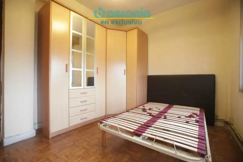 Habitación de Piso en venta en Galdakao con Calefacción y Amueblado