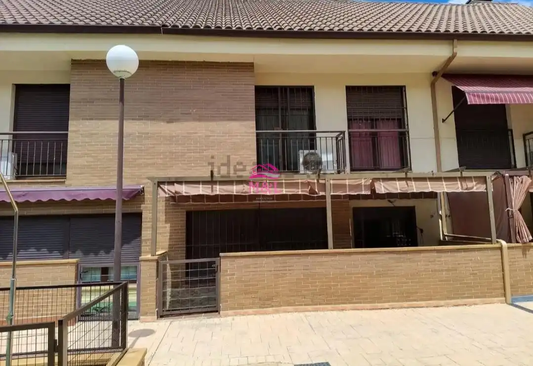 Vista exterior de Casa o chalet en venta en Mérida con Aire acondicionado, Calefacción y Terraza
