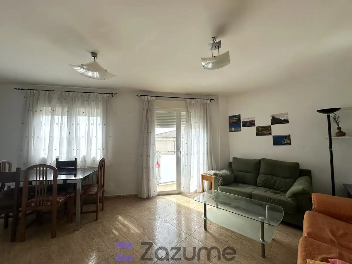 Sala de estar de Piso de alquiler en Arcas del Villar con Calefacción, Trastero y Amueblado