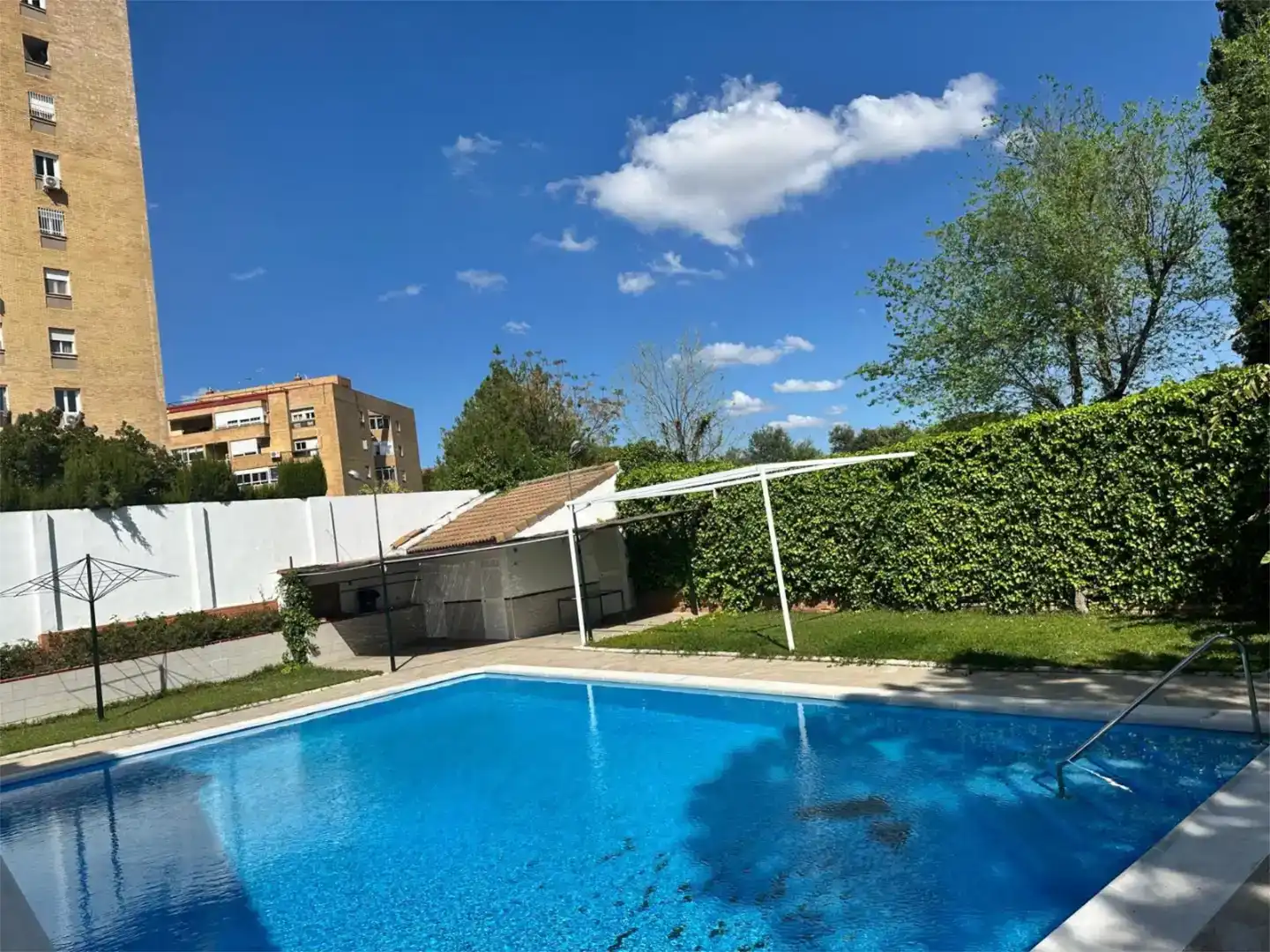 Piscina de Piso en venta en Tomares con Aire acondicionado, Piscina y Balcón