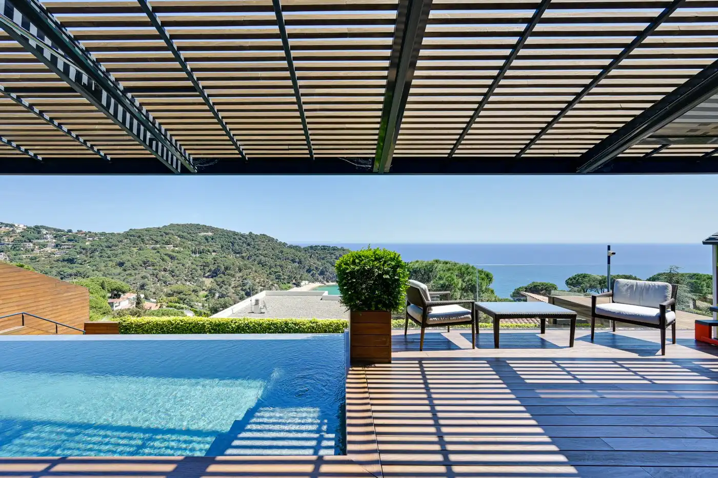 Terrasse von Haus oder Chalet zum Verkauf in Lloret de Mar mit Klimaanlage, Heizung und Privatgarten