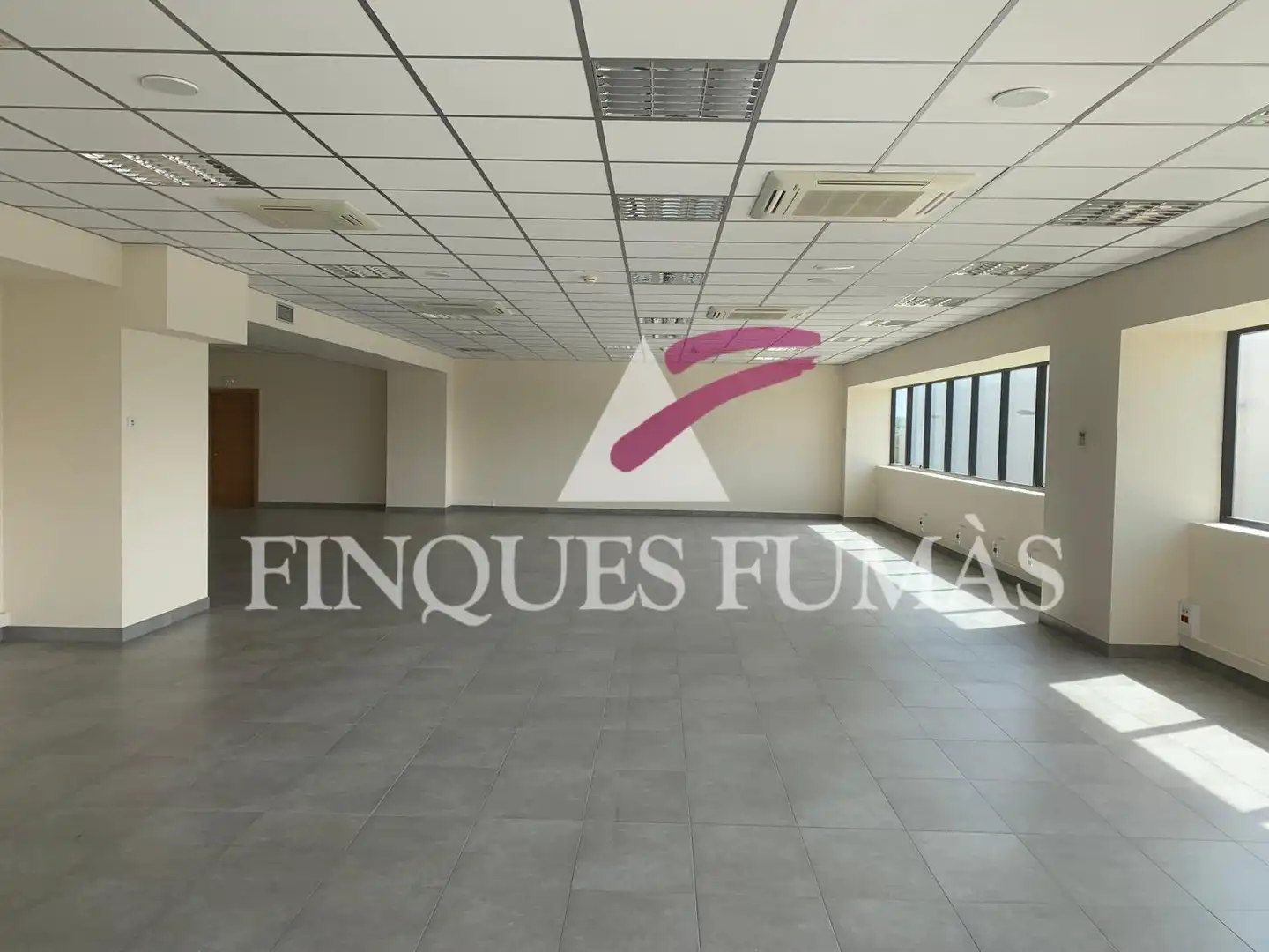 Local comercial en alquiler en Carrer del Mas d'en Colom, imagen 4