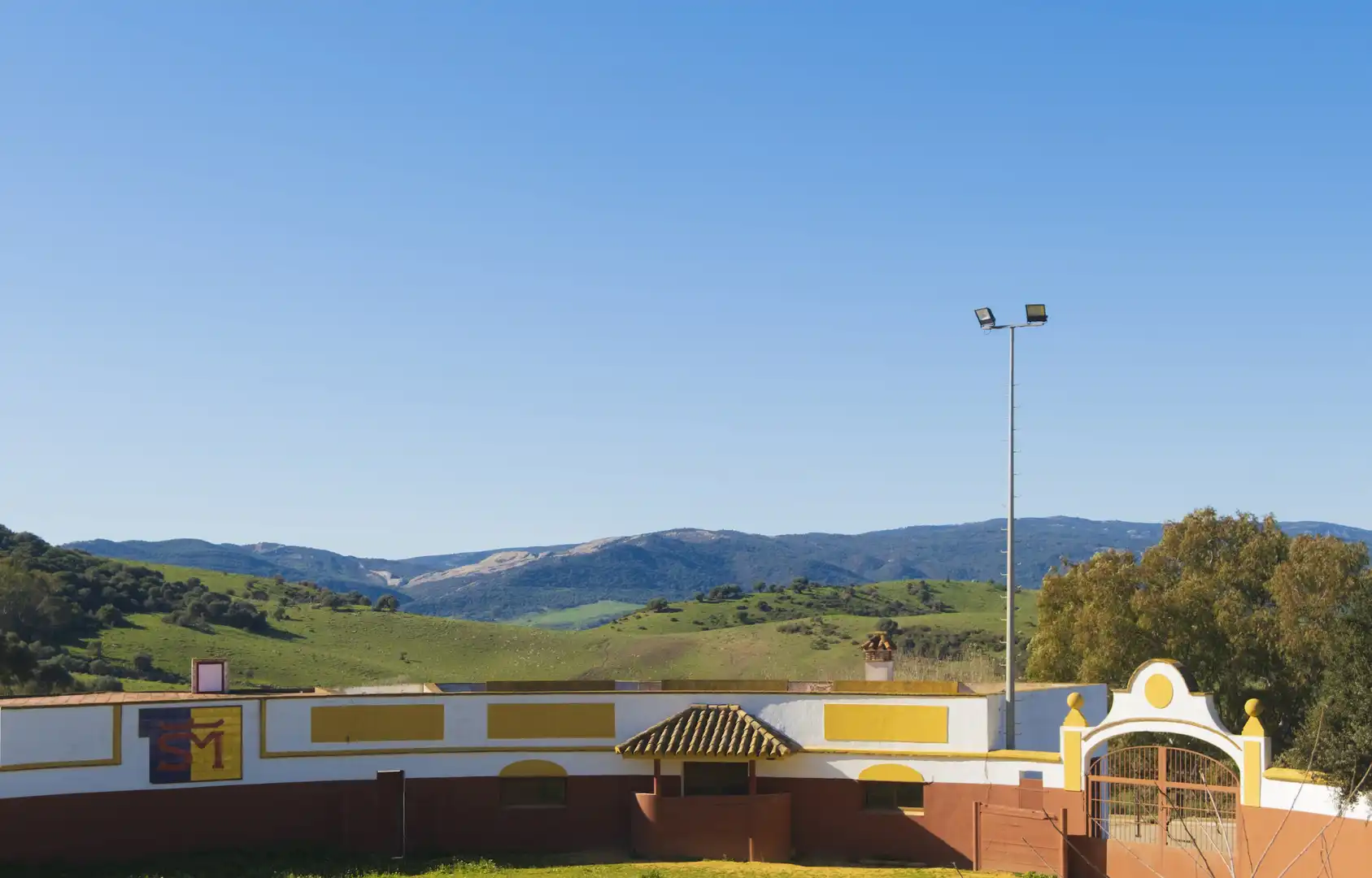 Vista exterior de Finca rústica en venda en San Martín del Tesorillo amb Aire condicionat, Jardí privat i Terrassa