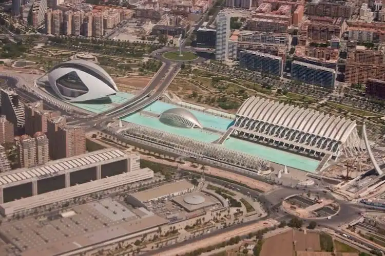 Vista exterior de Piso en venta en Valencia con Aire acondicionado, Trastero y Piscina