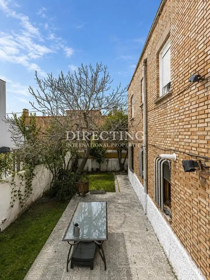 Vista exterior de Casa o xalet en venda en Madrid amb Aire condicionat, Calefacció i Jardí privat