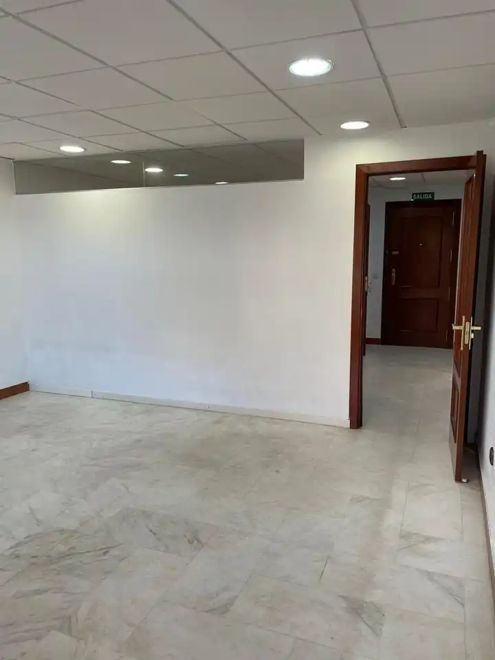 Oficina de lloguer en Melilla