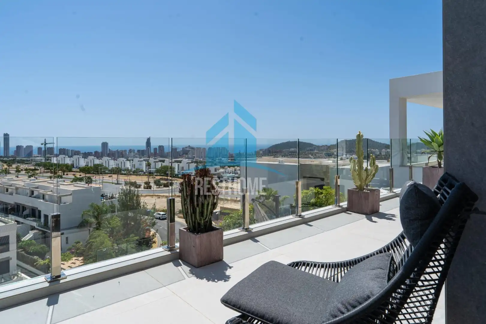 Terrassa de Casa o xalet en venda en Finestrat amb Aire condicionat, Calefacció i Jardí privat