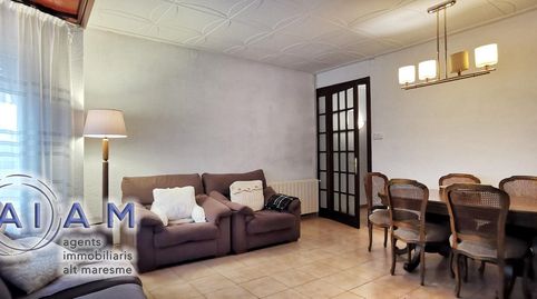 Edificio con local y vivienda dúplex en carrer Església, imagen 2