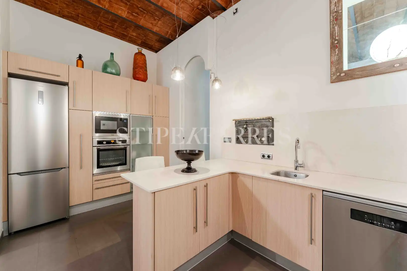 Cocina de Piso de alquiler en Barcelona con Calefacción, Terraza y Amueblado
