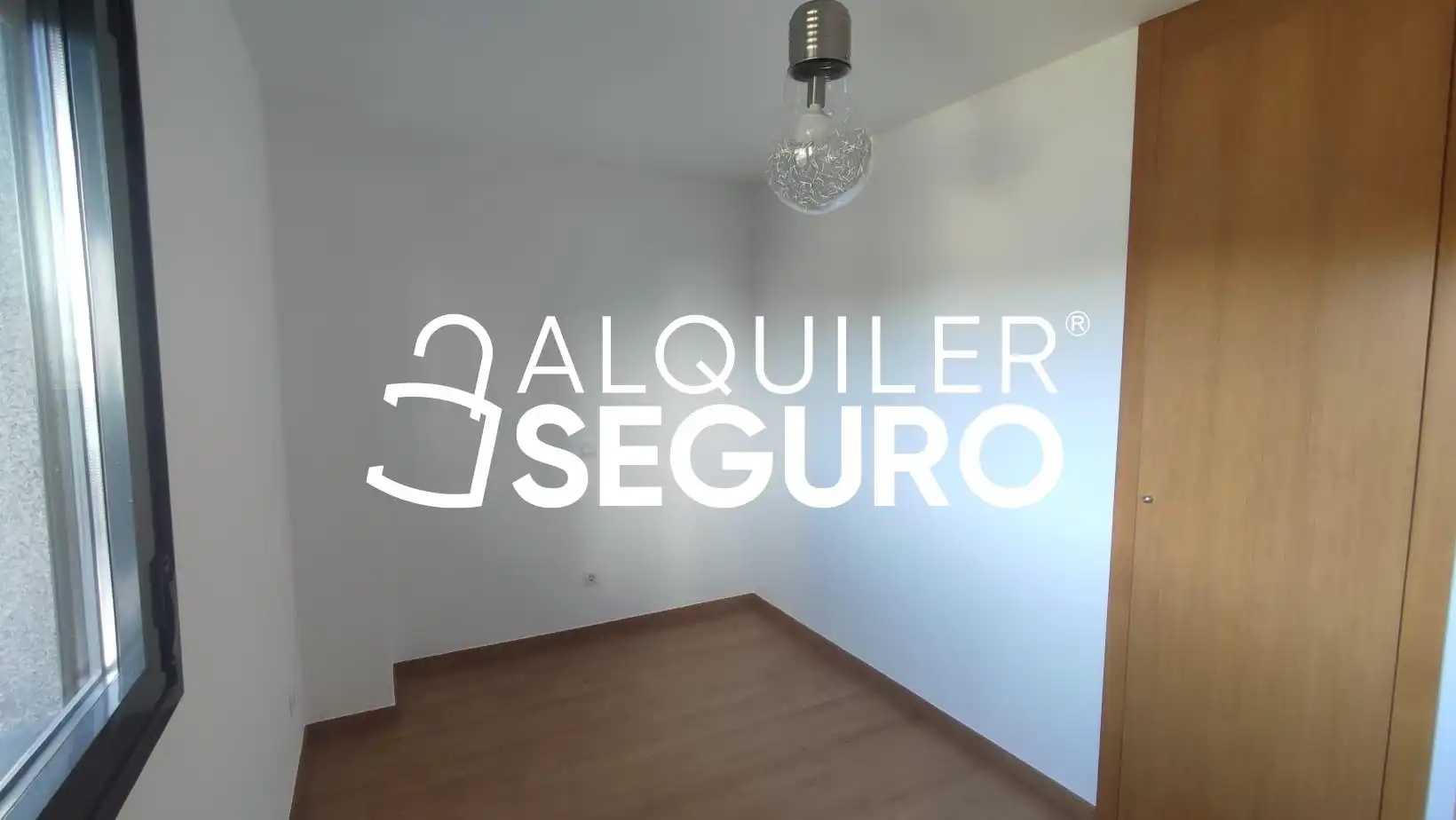Dormitori de Pis de lloguer en Tres Cantos amb Aire condicionat, Calefacció i Terrassa