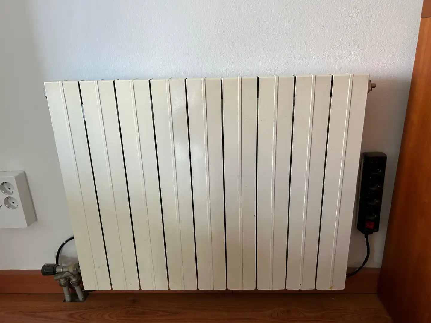 Außenansicht von Maisonette zum Verkauf in Sant Boi de Llobregat mit Klimaanlage, Heizung und Parkett