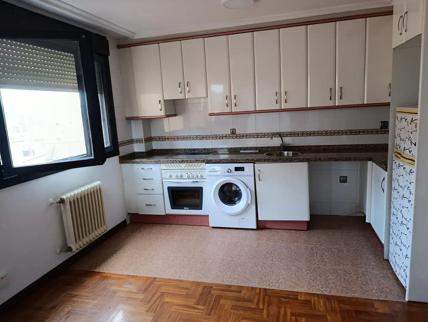 Cuina de Loft en venda en Avilés amb Calefacció, Parquet i Traster