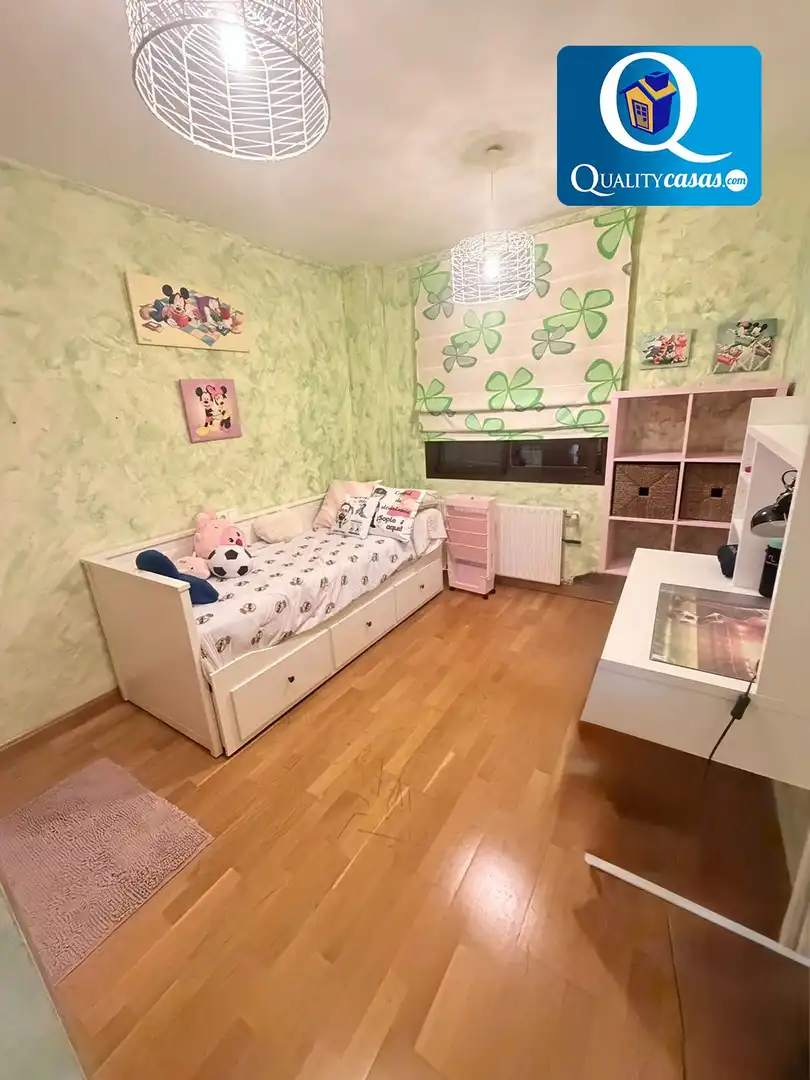 Habitación de Casa adosada en venta en Almajada - Ravel  