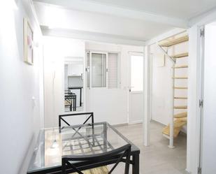 Bedroom of Study to share in  Madrid Capital  with Air Conditioner and Terrace