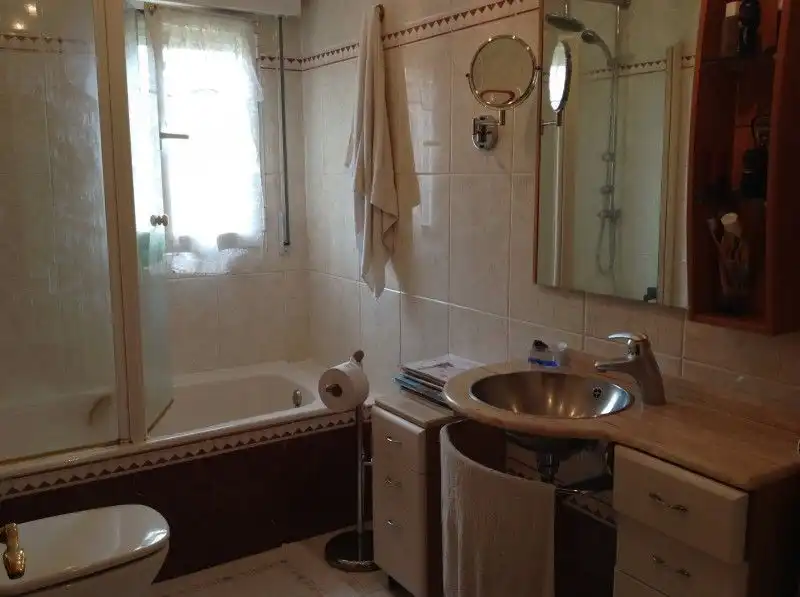 Baño de Casa o chalet en venta en Casalarreina con Jardín privado, Terraza y Piscina