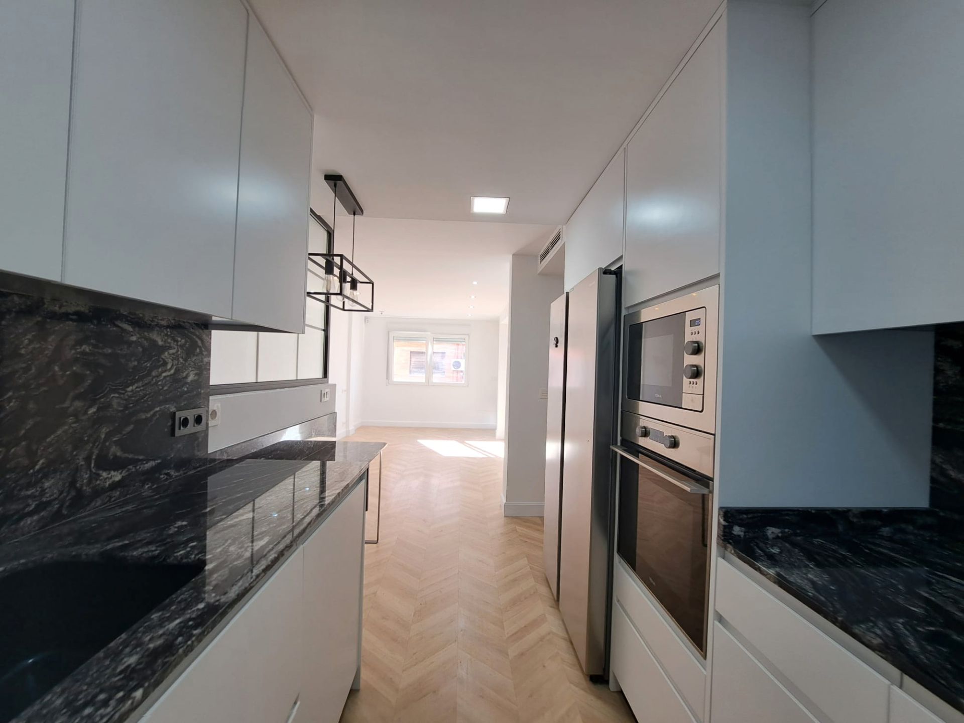 Kitchen of Flat to rent in Cartagena  with Air Conditioner, Oven and Microwave