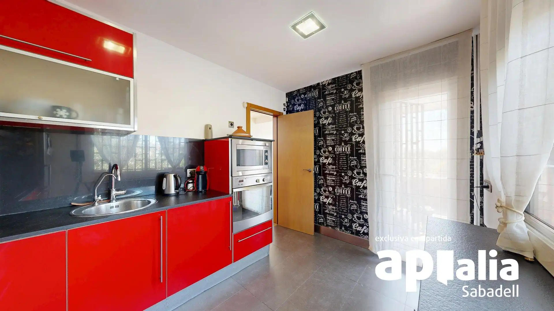 Cocina de Casa o chalet en venta en Barberà del Vallès con Calefacción, Jardín privado y Terraza
