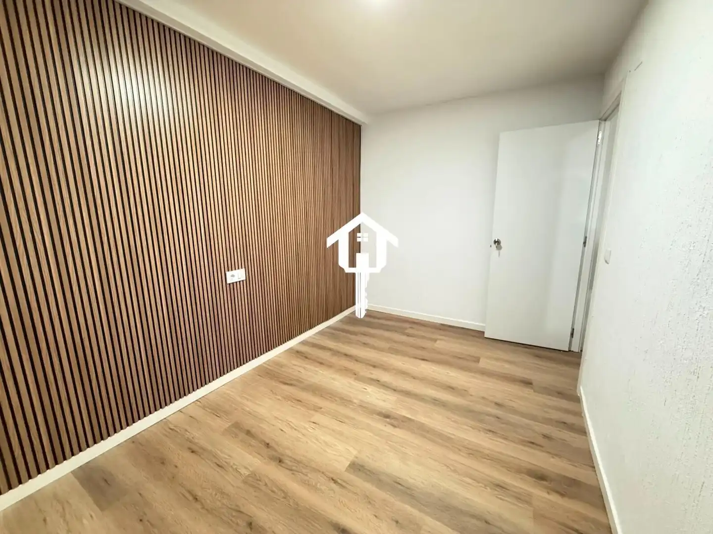 Flat with terrace for sale in Calle TAQUIGRAFO MARTI, imagen 45