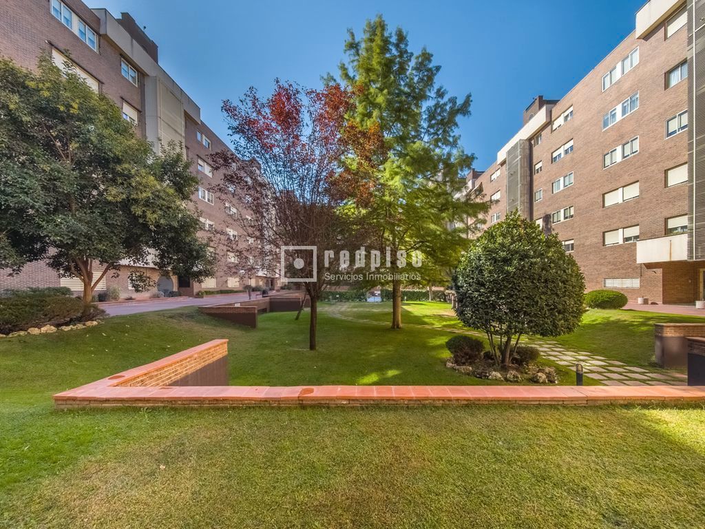 Exterior view of Flat for sale in  Madrid Capital  with Air Conditioner, Heating and Parquet flooring