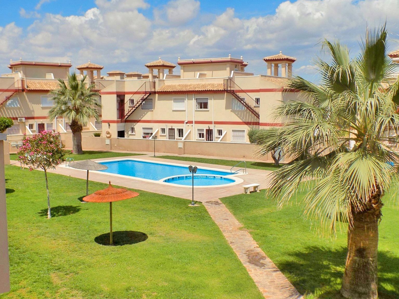 Piscina de Planta baja en venta en San Pedro del Pinatar con Aire acondicionado, Calefacción y Jardín privado