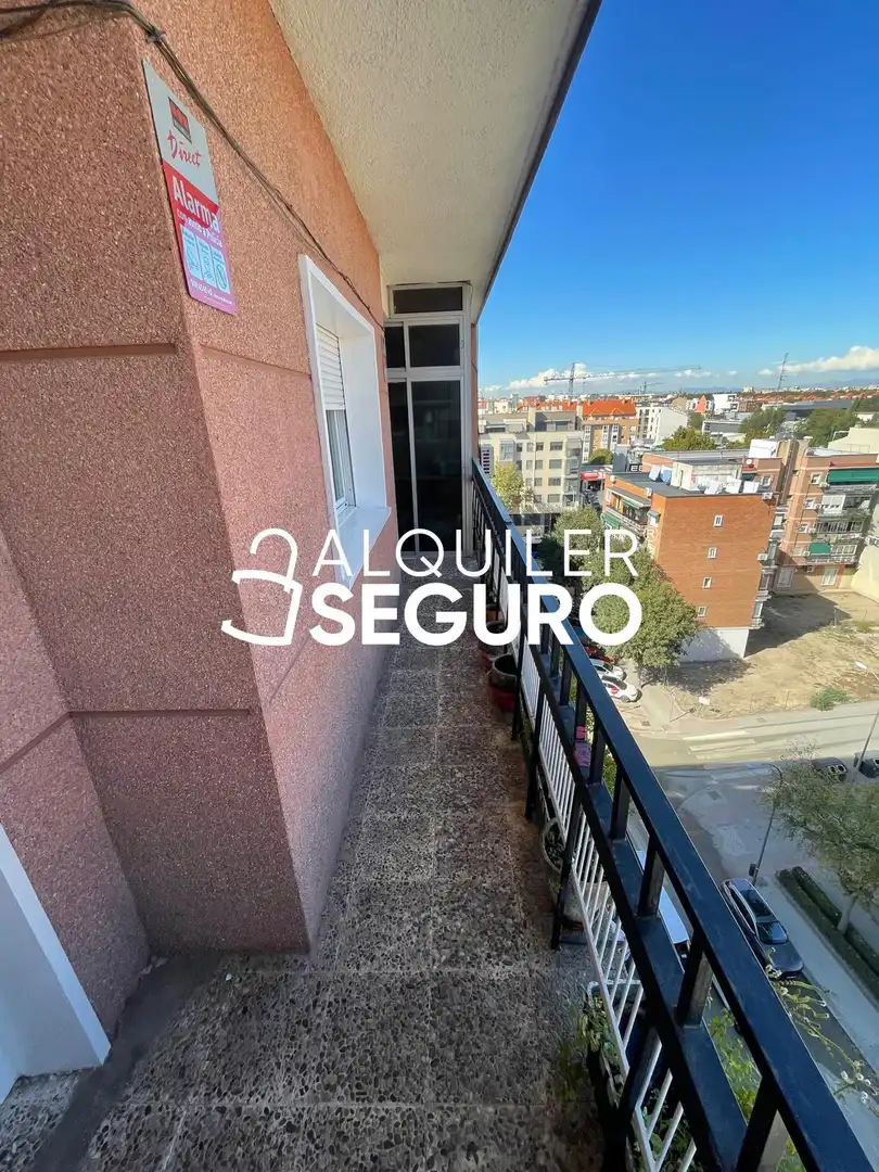 Vista exterior de Piso de alquiler en Carabanchel