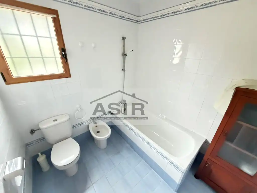 Bathroom of Houses for rent in Alzira  with Terrace and Swimming Pool