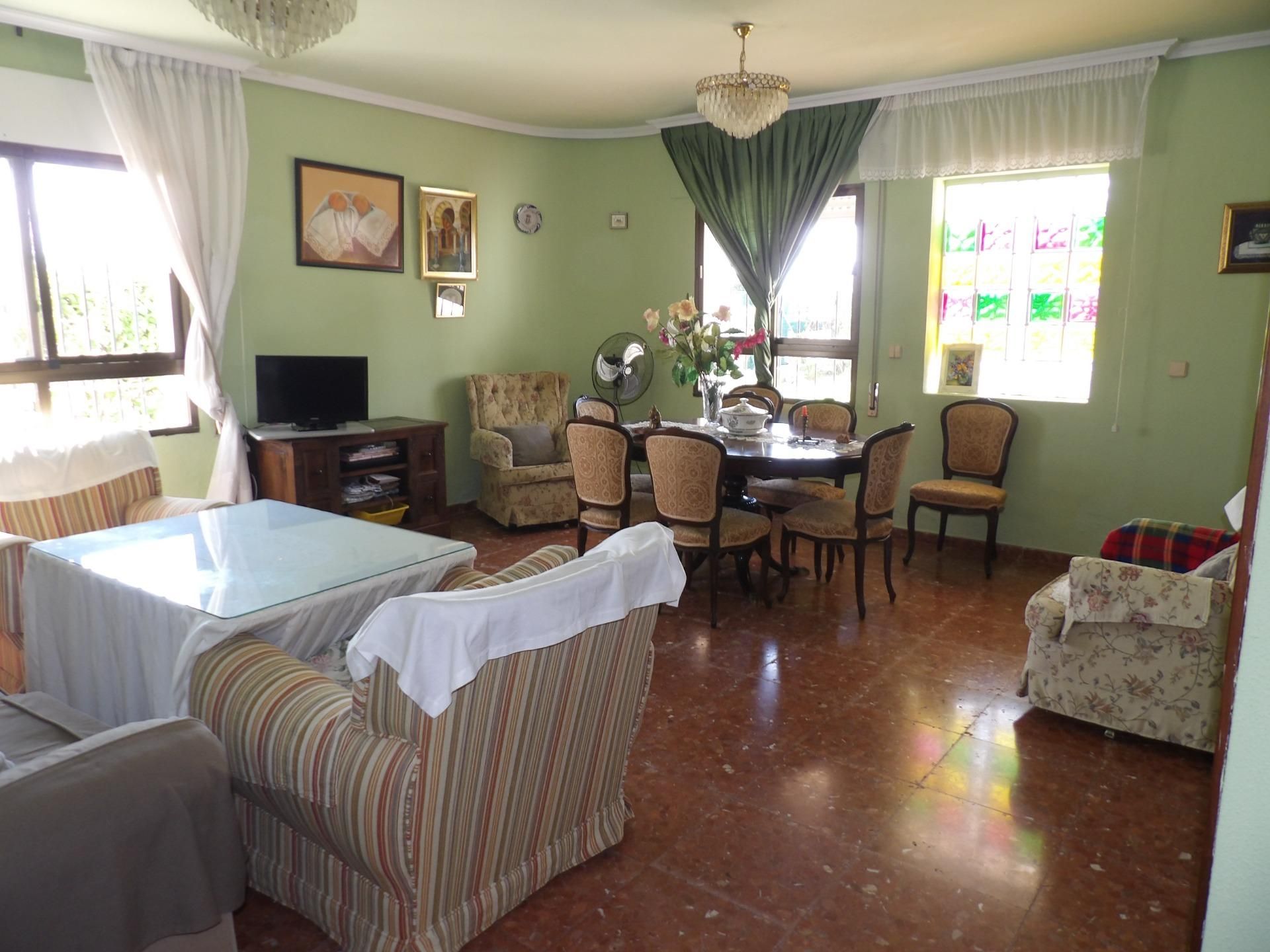 Menjador de Casa o xalet en venda en Algeciras amb Jardí privat, Terrassa i Balcó