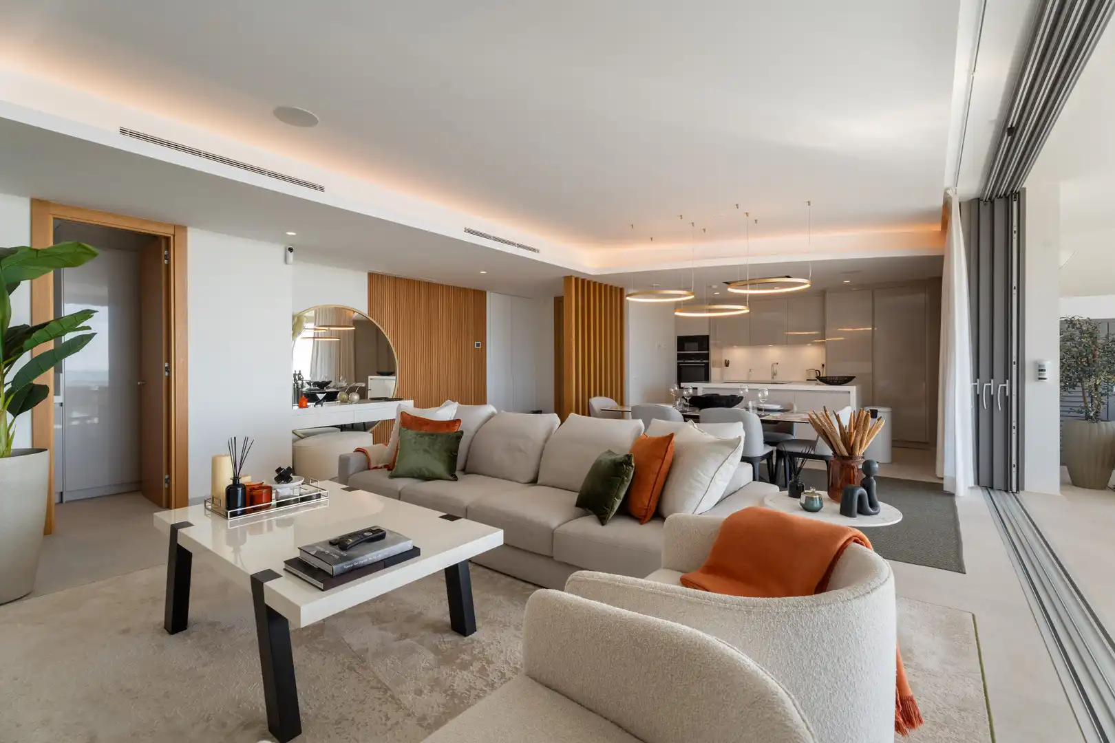 Living room of Apartments for sale in Benahavís  with Air Conditioner, Terrace and Storage room