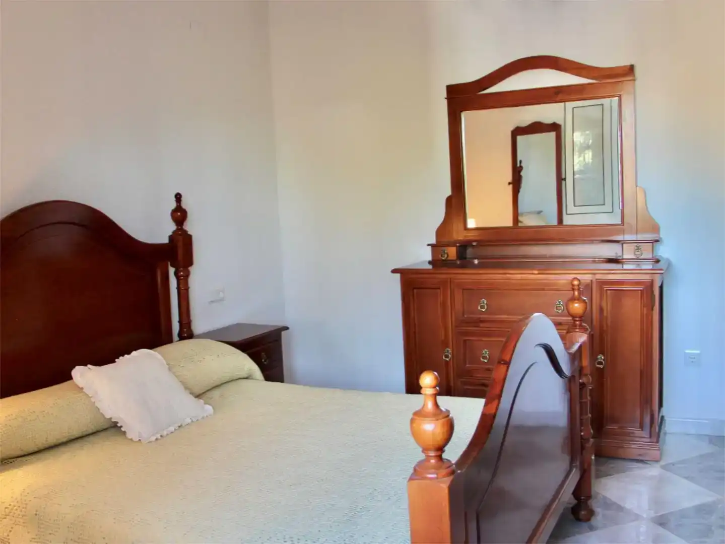Habitación de Piso en venta en Benaocaz con Jardín privado, Trastero y Piscina