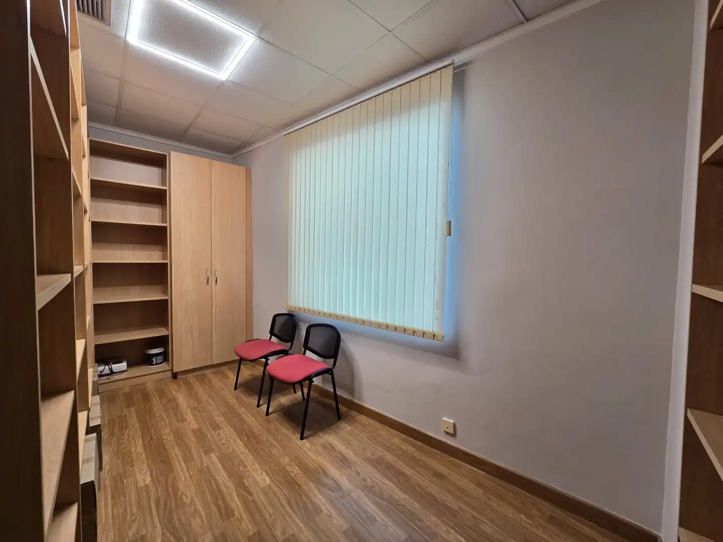 Local de alquiler en Torrevieja con Aire acondicionado, Parquet y Amueblado