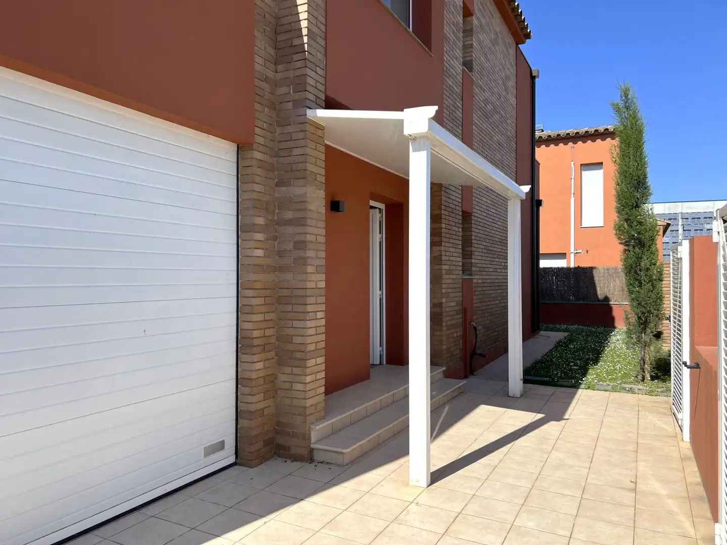 Exterior view of Houses for sale in Sant Pere Pescador  with Air Conditioner, Heating and Private garden