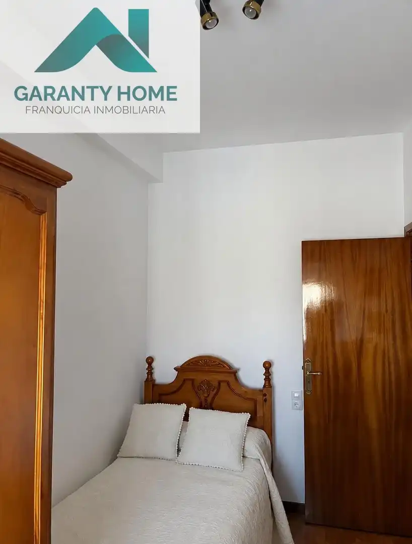 Bedroom of Flat for sale in Jaén  with Air Conditioner, Heating and Balcony