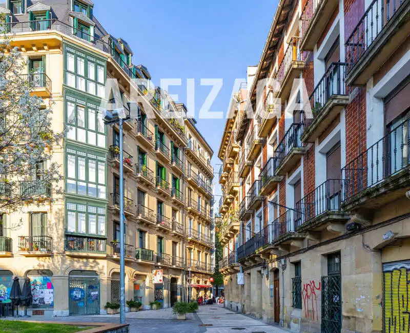 Vista exterior de Piso en venta en Donostia - San Sebastián  con Calefacción