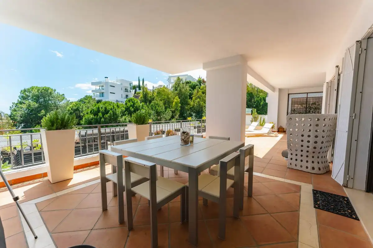 Terrassa de Apartament en venda en Benahavís amb Alarma