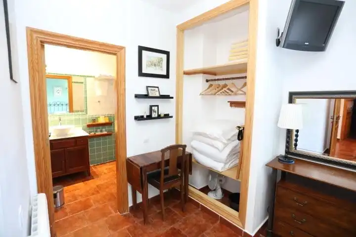 Dormitori de Finca rústica en venda en Quirós amb Calefacció, Jardí privat i Terrassa