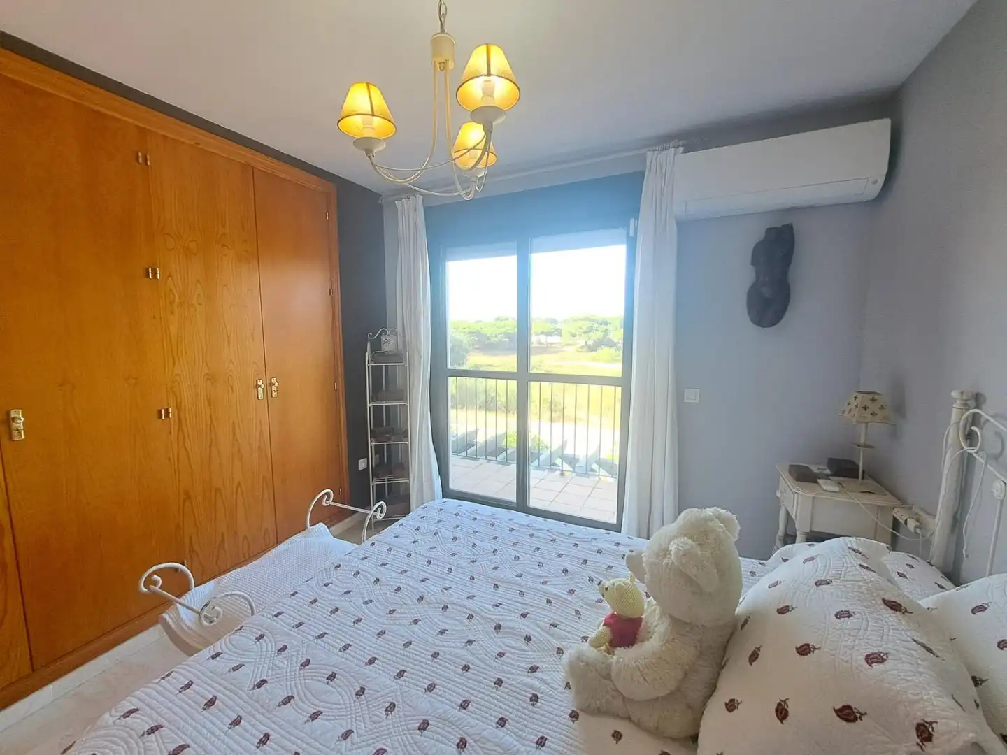 Dormitori de Casa adosada en venda en Chiclana de la Frontera amb Aire condicionat, Calefacció i Jardí privat