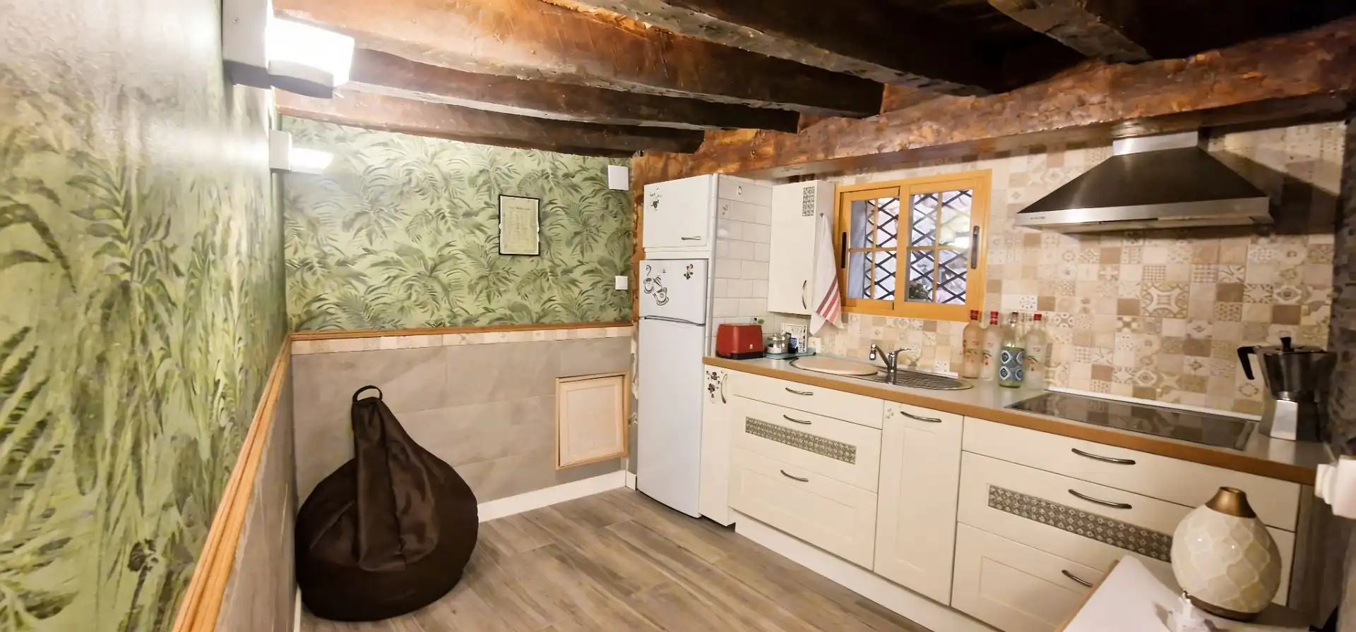 Kitchen of Houses for sale in Madrigal de la Vera  with Furnished