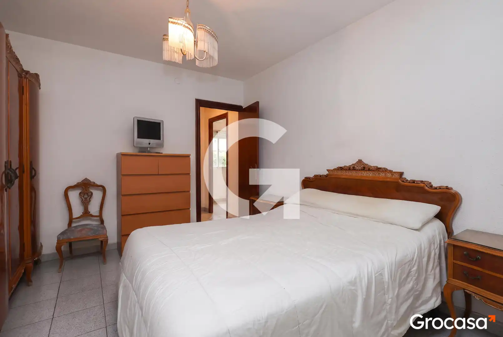 Dormitori de Pis en venda en L'Hospitalet de Llobregat amb Moblat, Forn i Balcó