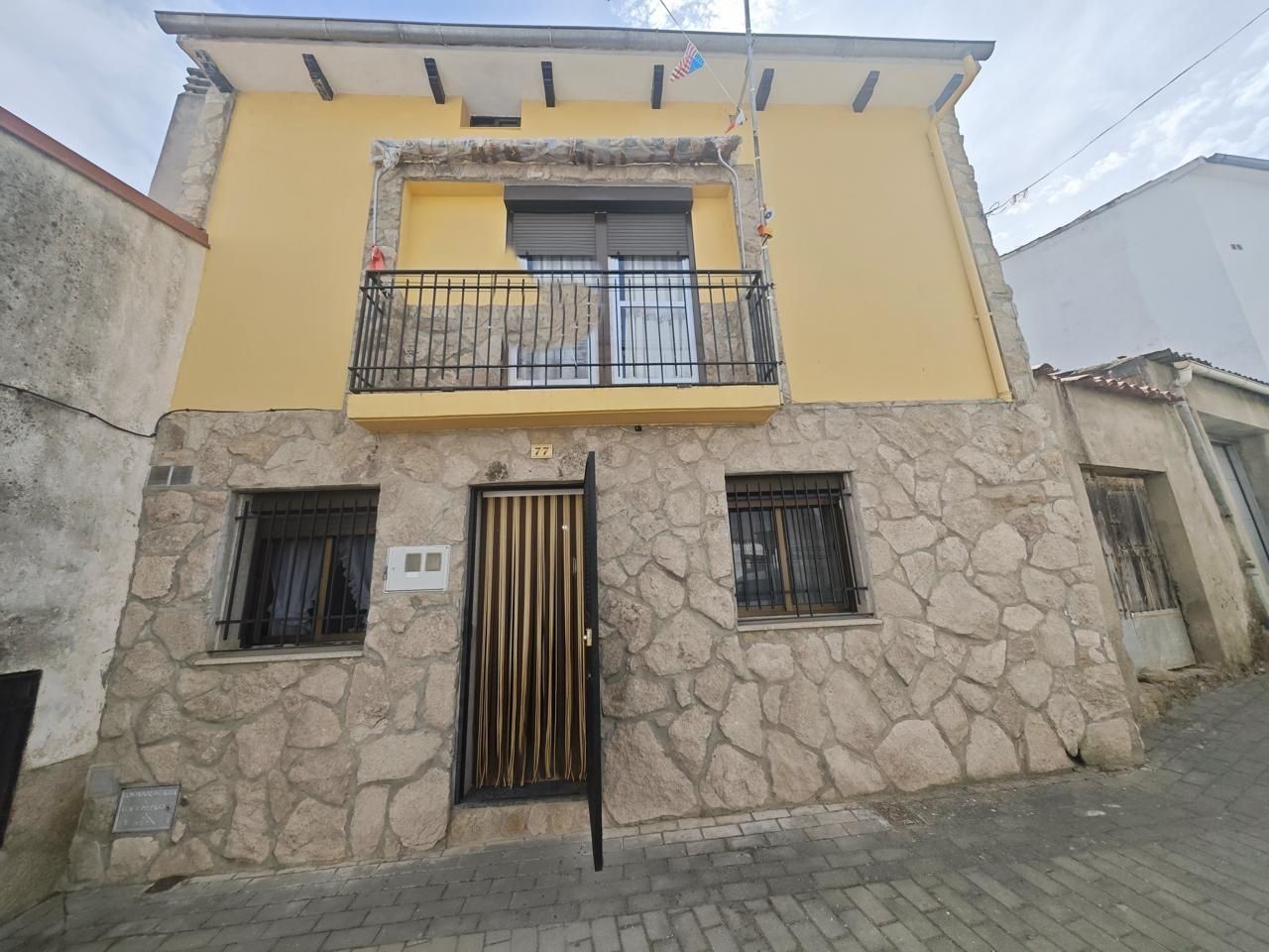 Exterior view of Country house for sale in Santibáñez el Bajo